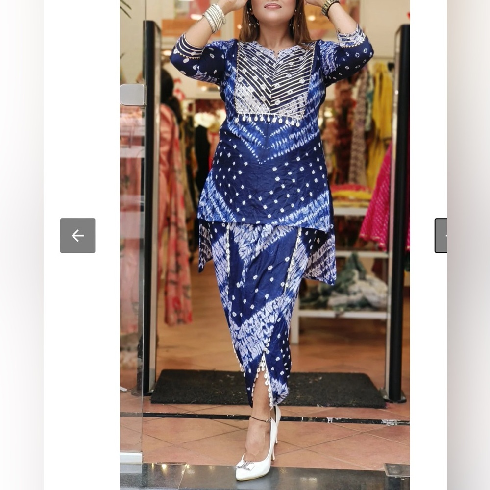 Muslin silk Bandhej print cordset set with pants - Picture 7 of 9